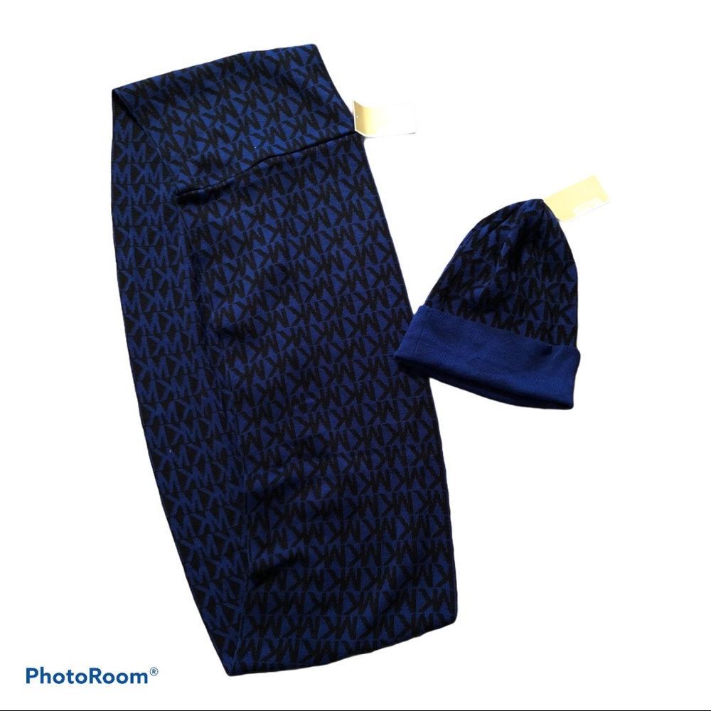 Michael Kors | Infinity Scarf and Hat
